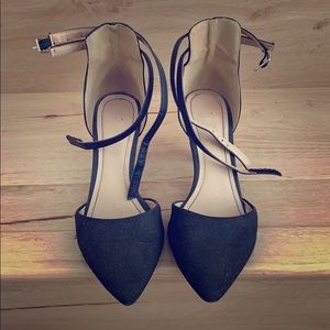 Black double strap heels size 6